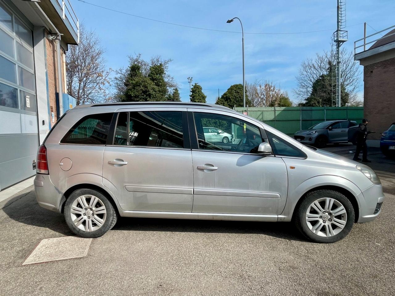 Opel Zafira 1.9 16V CDTI 150 CV Cosmo- Distribuzione fatta a 240000 km