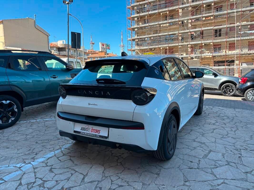 Lancia Ypsilon 1.2 mhev e-dct
