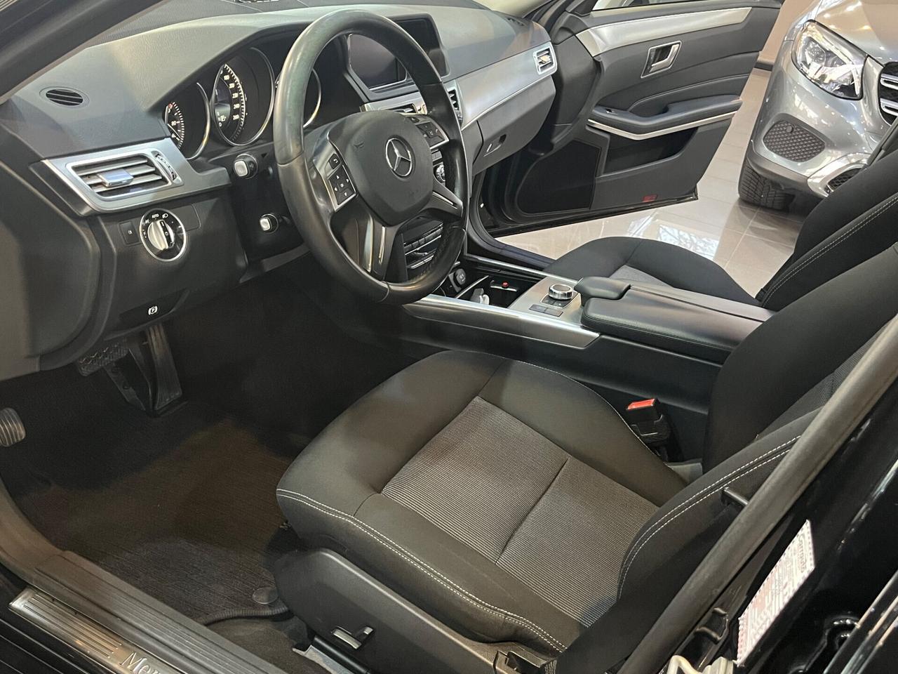 Mercedes-benz E 200 2.2 bt Premium auto