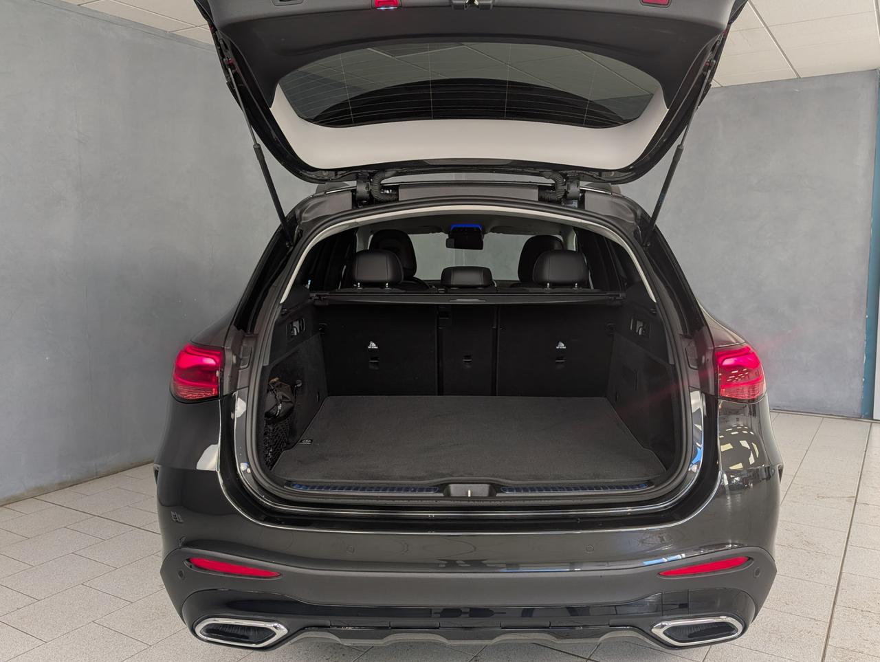 Mercedes-Benz 200 4matic Automatic AMG Line Advanced Plus