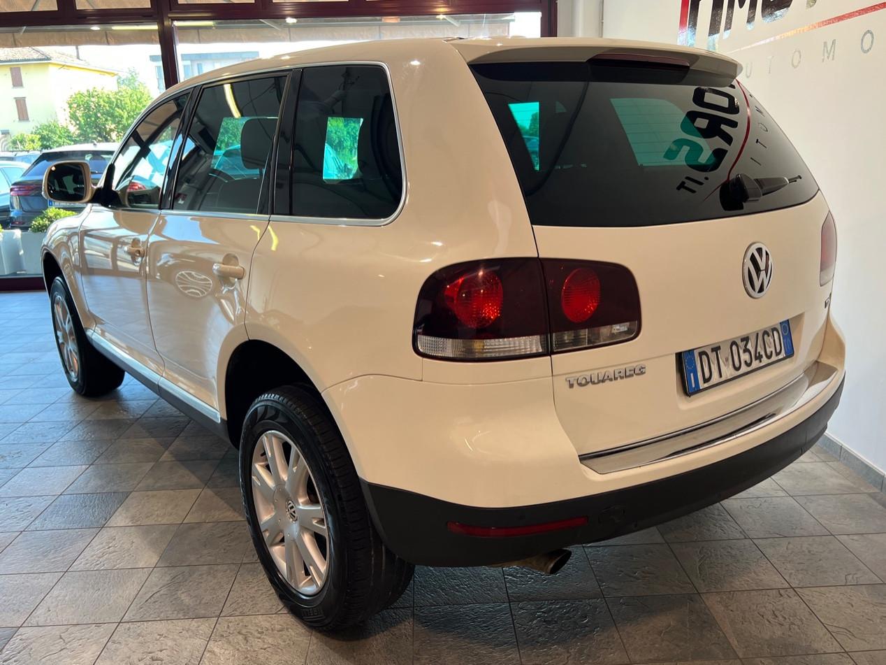 Volkswagen Touareg 2.5 tdi R5 Executive dpf FL