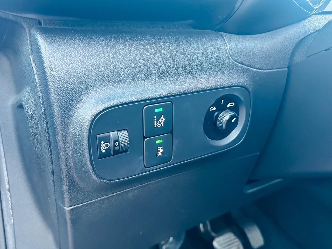 Citroen C3 PureTech 82 GPL Shine