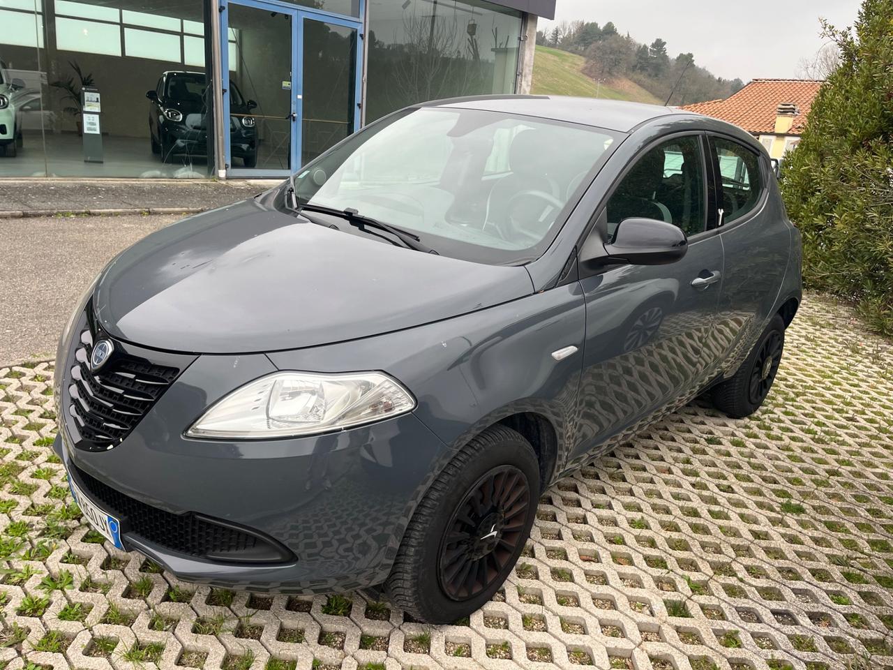 Lancia Ypsilon 0.9 TwinAir 85 CV 5 porte Metano Ecochic Gold