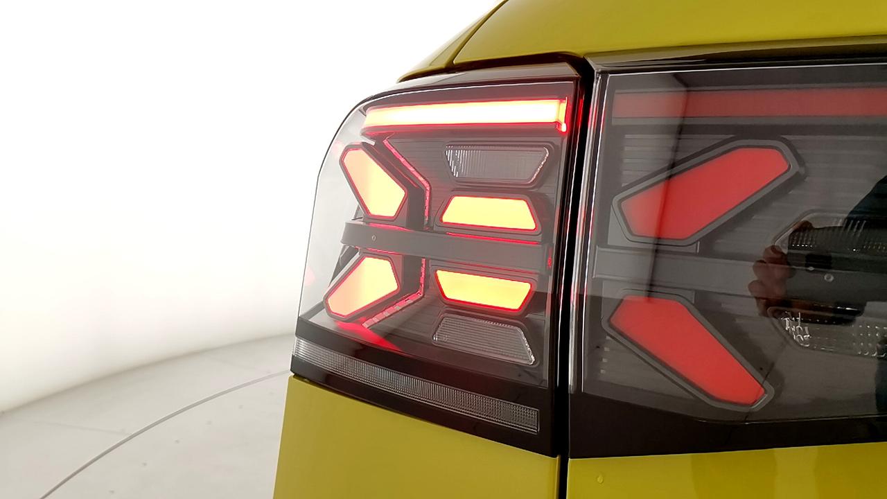 VOLKSWAGEN Nuova T-Cross R-Line 1.0 TSI 85 kW (115 CV) Manuale