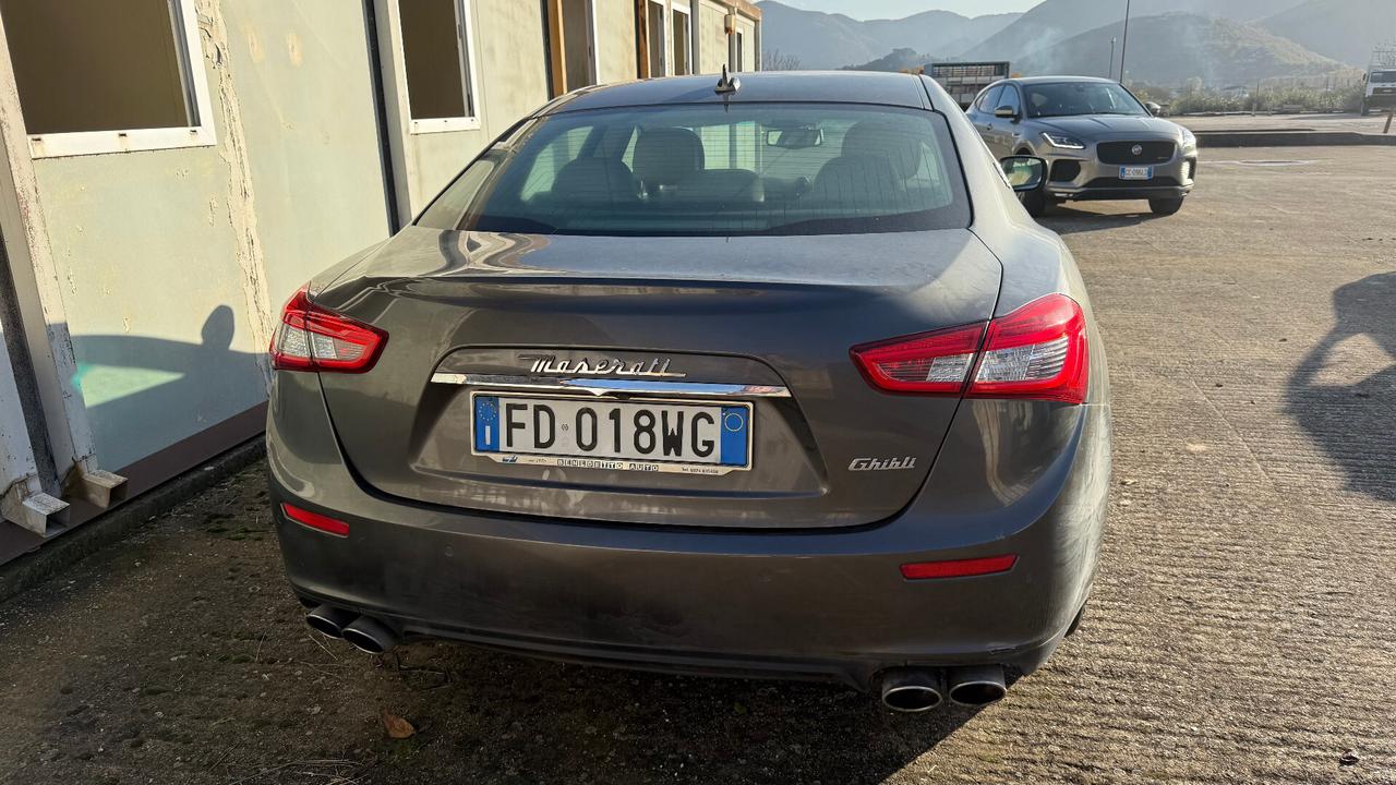 Maserati Ghibli V6 Diesel 250 cv motore rotto