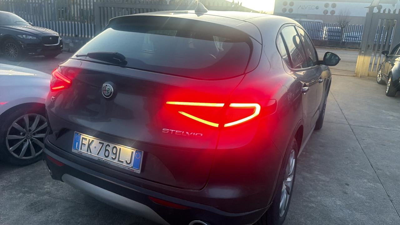 Alfa Romeo Stelvio 2.2 Turbodiesel 210 CV AT8 Q4 Business