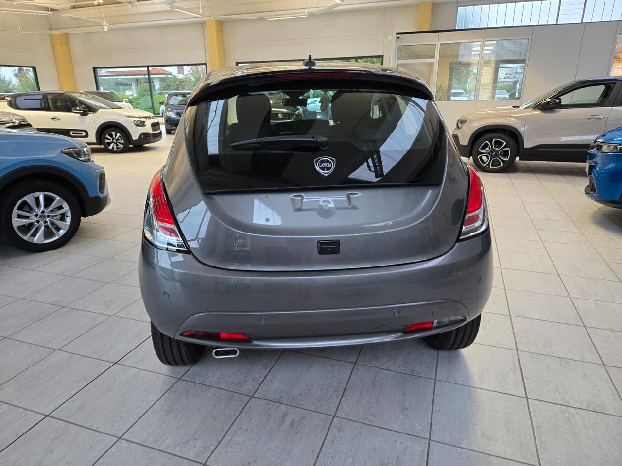 Lancia Ypsilon 1.0 FireFly 5 porte S&S Hybrid Platino