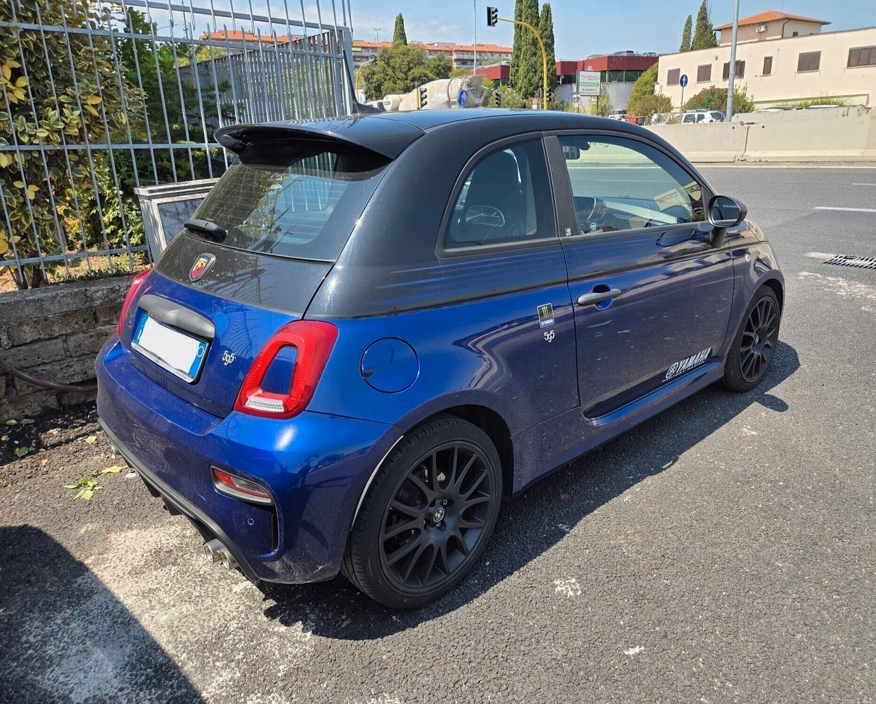 Abarth 595 1.4 Turbo T-Jet 165 CV Monster Energy Yamaha