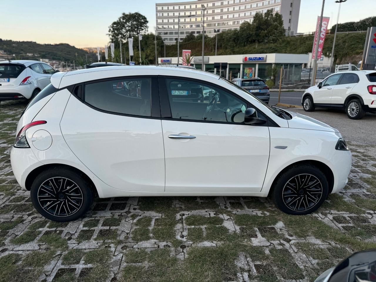 Lancia Ypsilon 1.0cc 70cv Hybrid Ecochic Gold