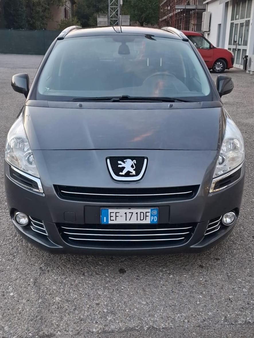 Peugeot 5008 1.6 HDi 112CV cambio robotizzato Tecno