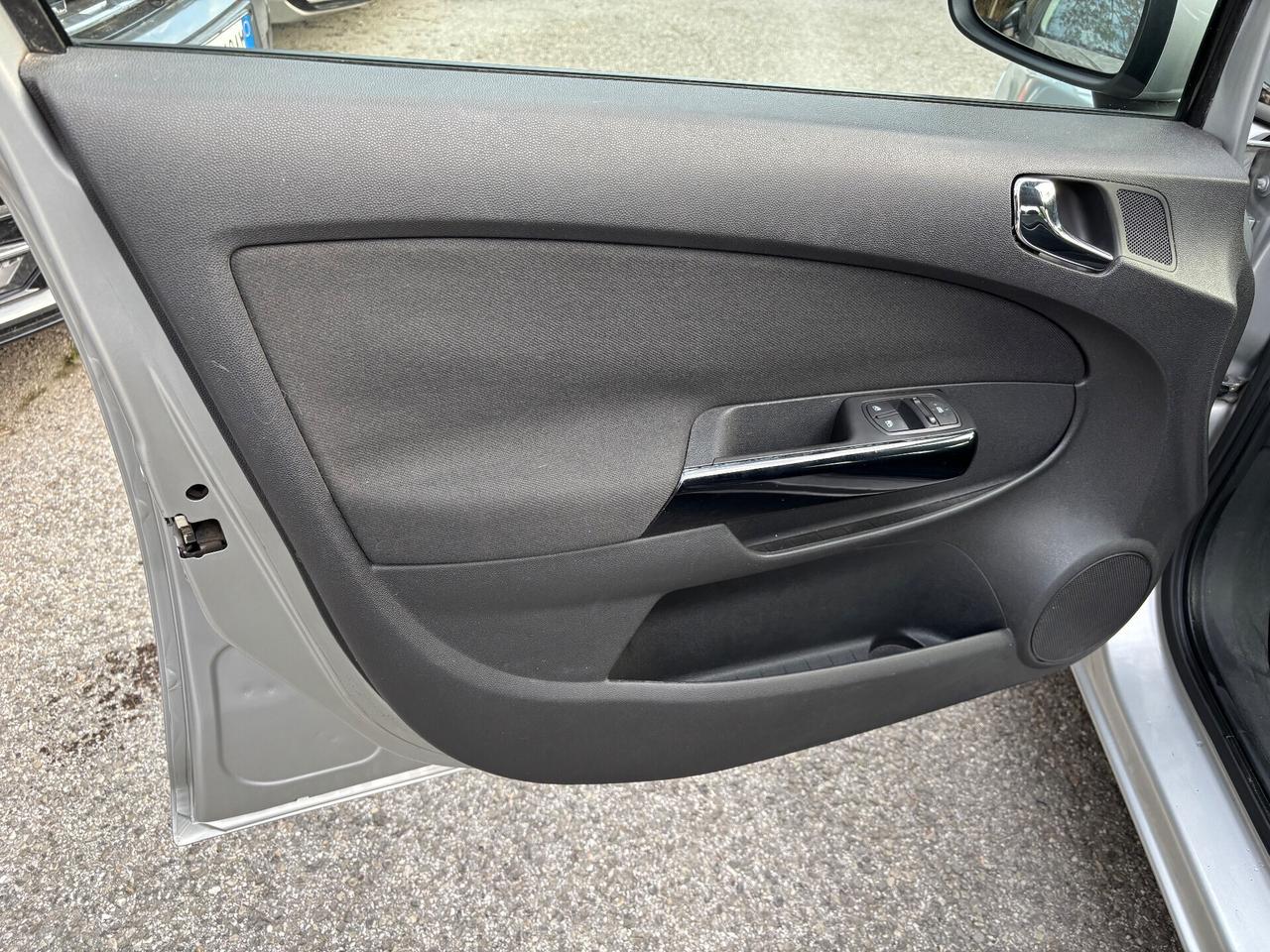 Opel Corsa 1.0 12V 5 porte Enjoy OK Neopatentati