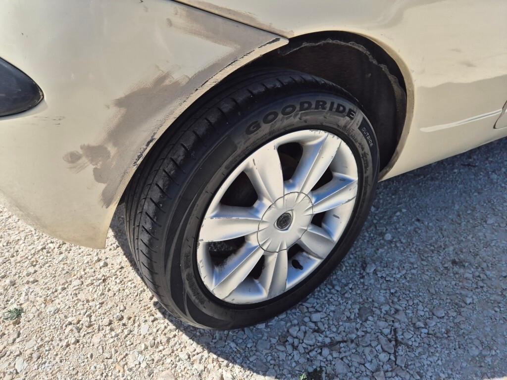 Lancia Ypsilon 1.3 Multijet 70CV Platino