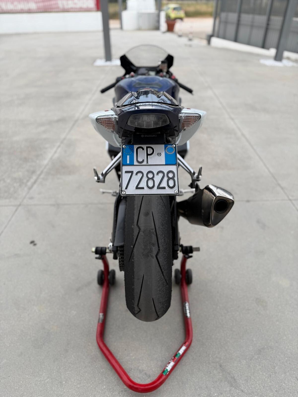 Suzuki GSX R 1000 PARI AL NUOVO