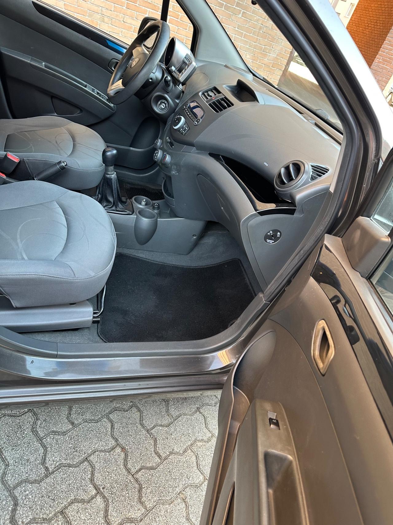 Chevrolet Spark 1.0 GPL Eco Logic Pink Lady Special Edition