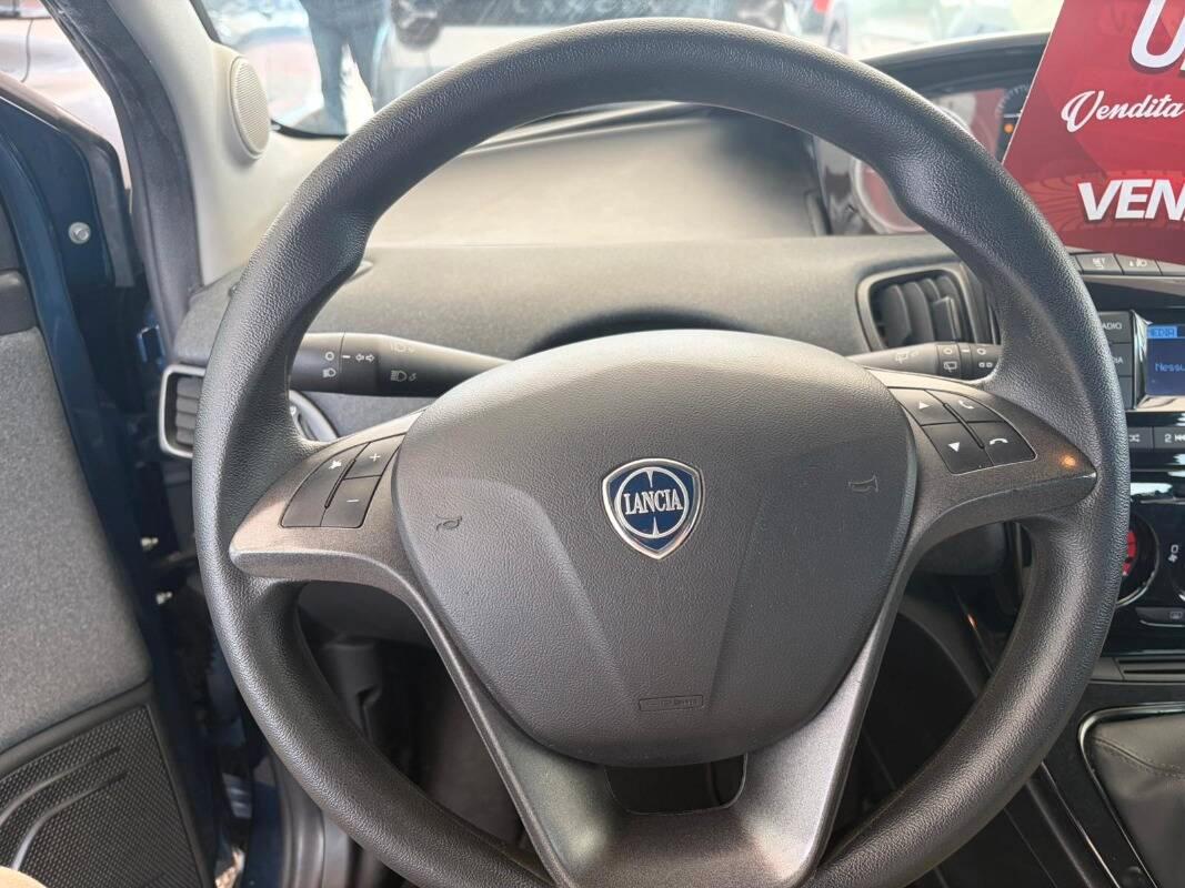 Lancia Ypsilon III 1.0 firefly hybrid Silver s&s 70cv