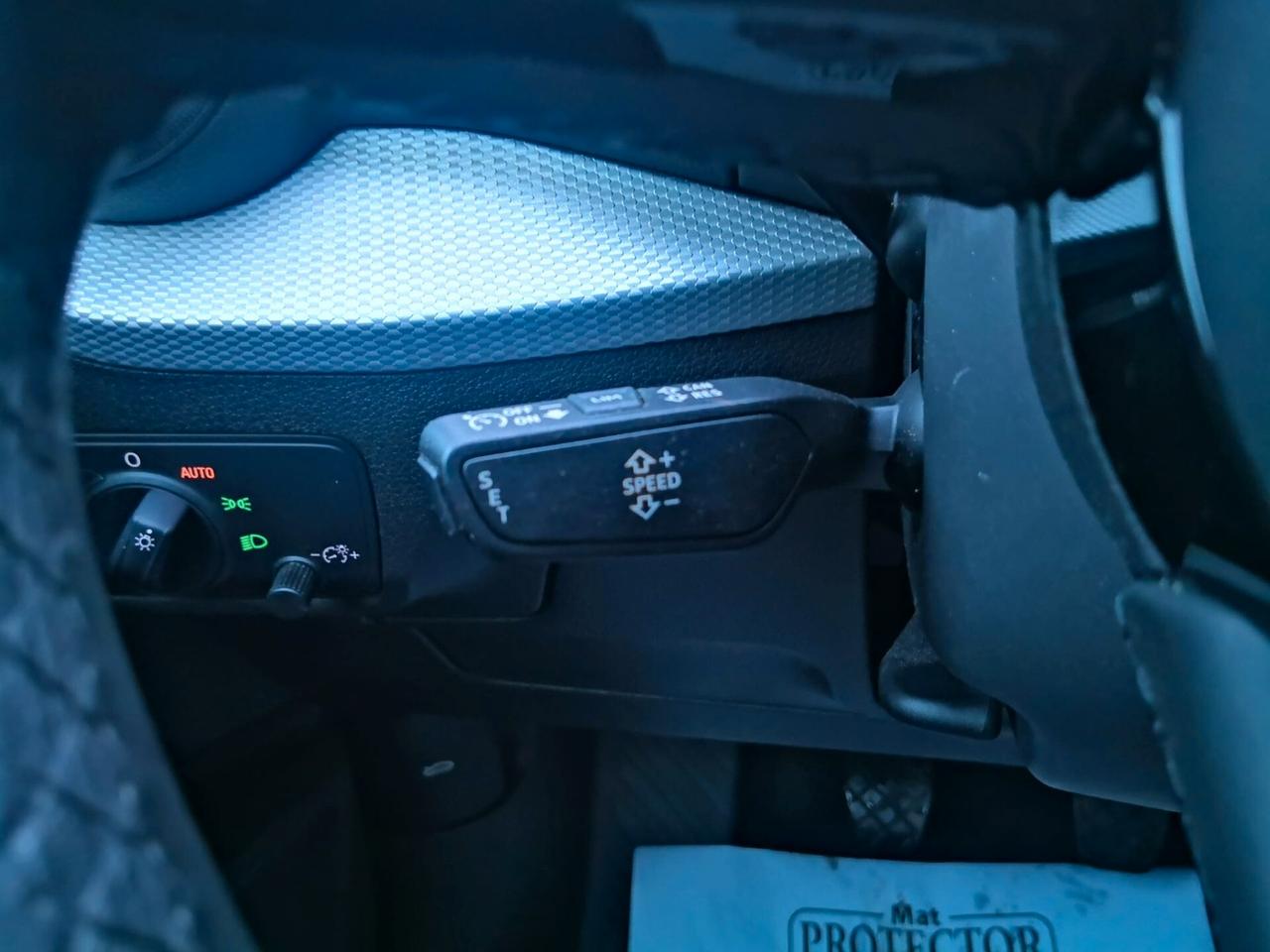 Audi Q2 30 TDI Business ***COCKPIT DISPLAY***KEYLESS***