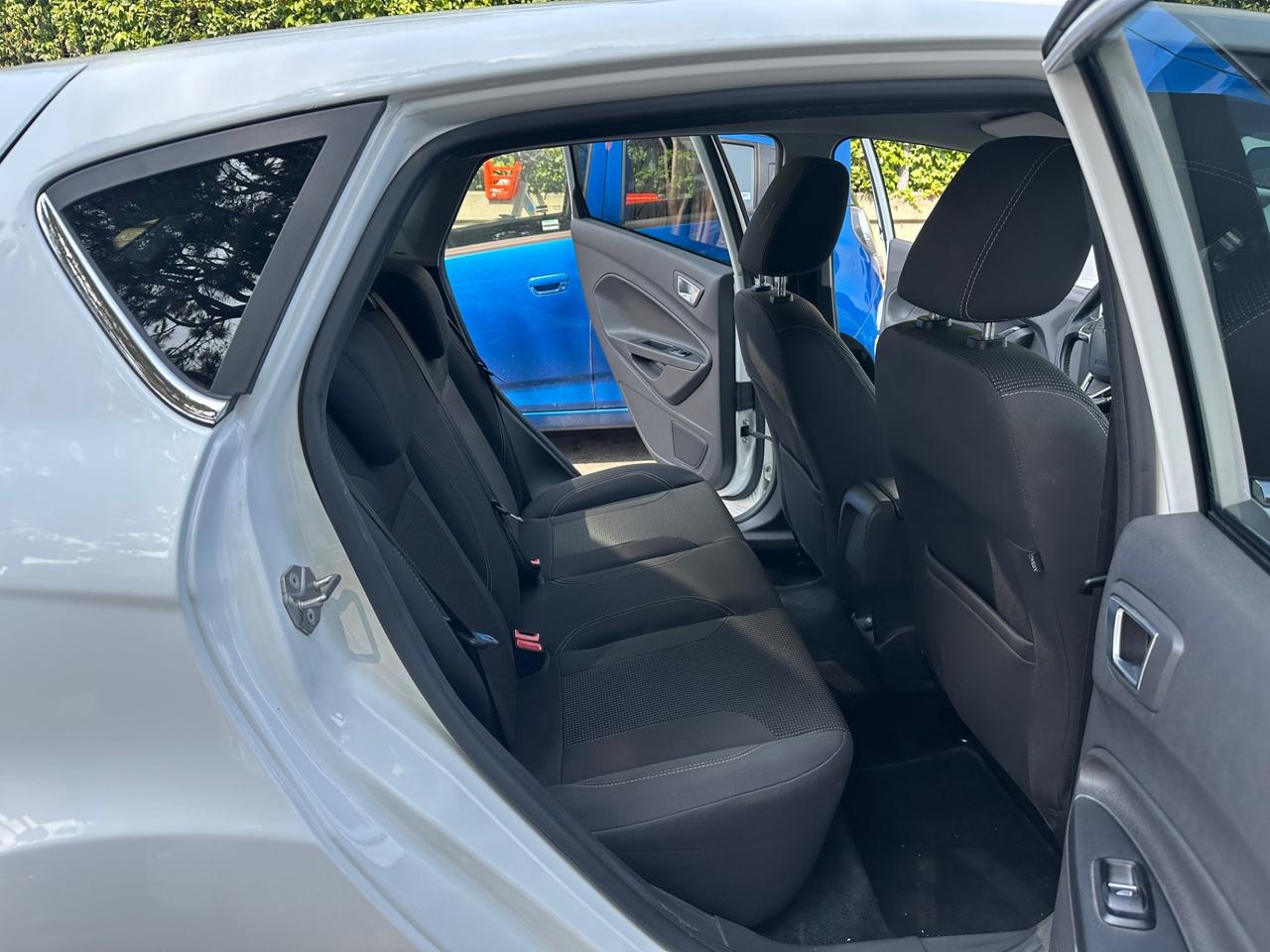 Ford Fiesta 1.4 5 porte GPL - euro 6 - ok neopatentati.
