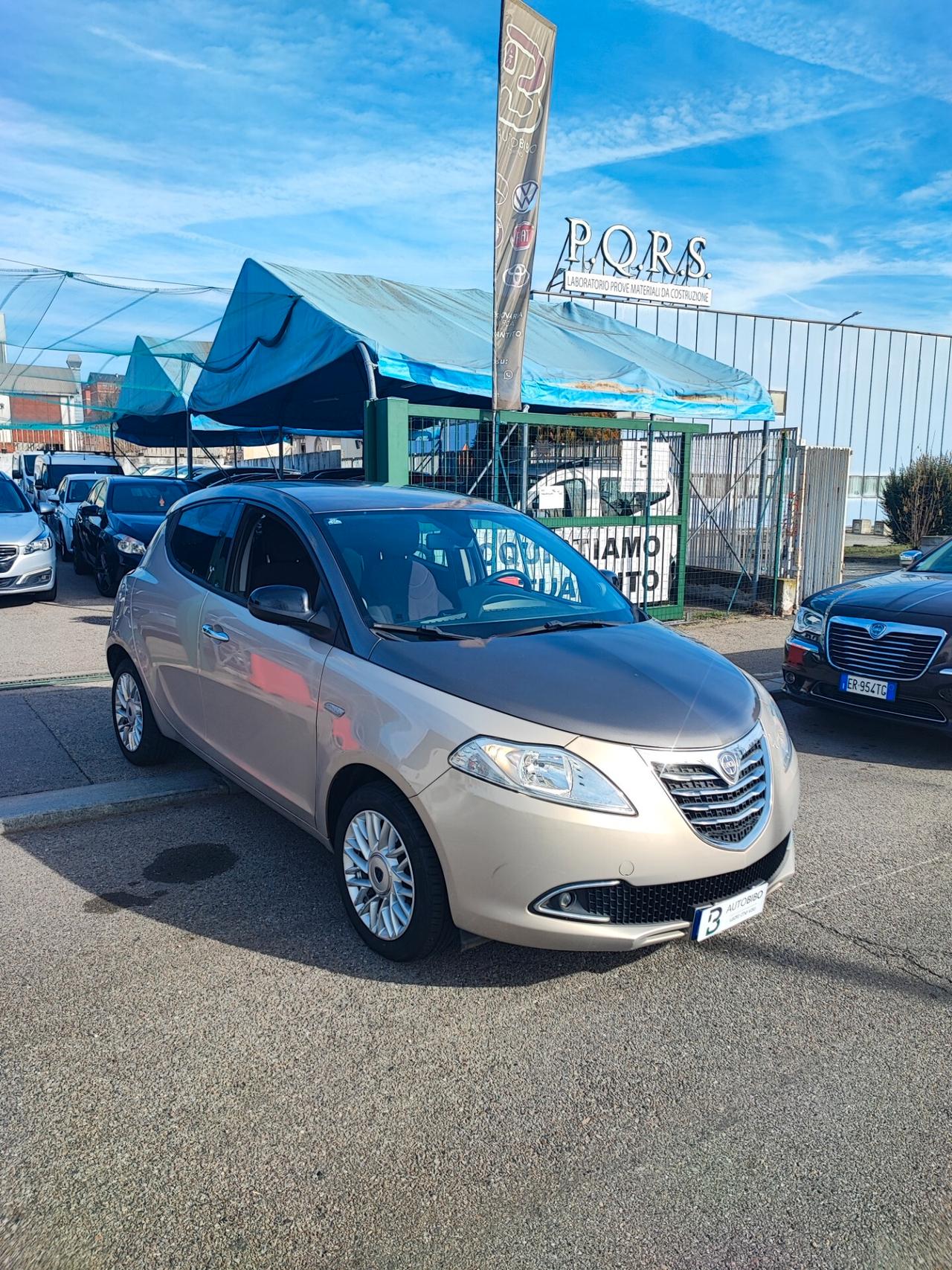 Lancia Ypsilon 0.9 TwinAir 85 CV 5 porte S&S Gold