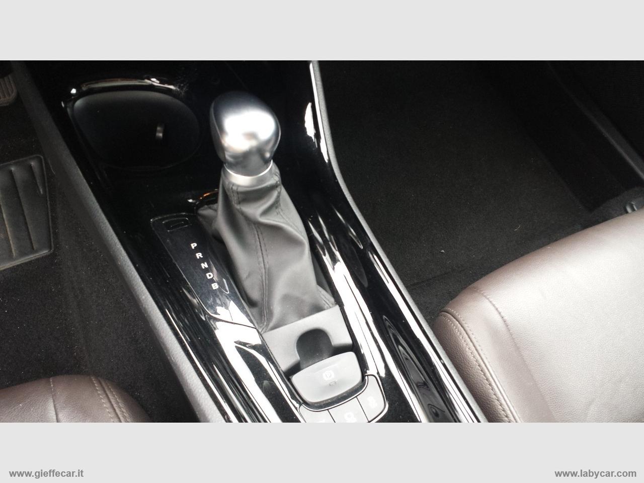 TOYOTA C-HR 1.8 Hybrid E-CVT LOUNGE