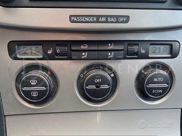 Volkswagen Passat 140 CV NAVI,