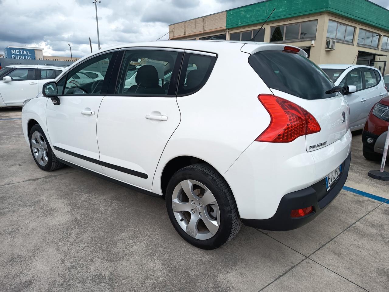 Peugeot 3008 1.6 HDi 115CV Business