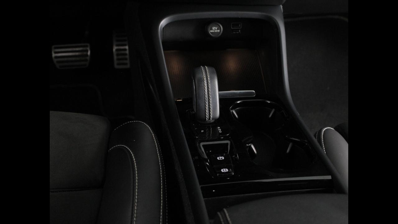 VOLVO XC40 - XC40 1.5 t5 phev R-design auto my21