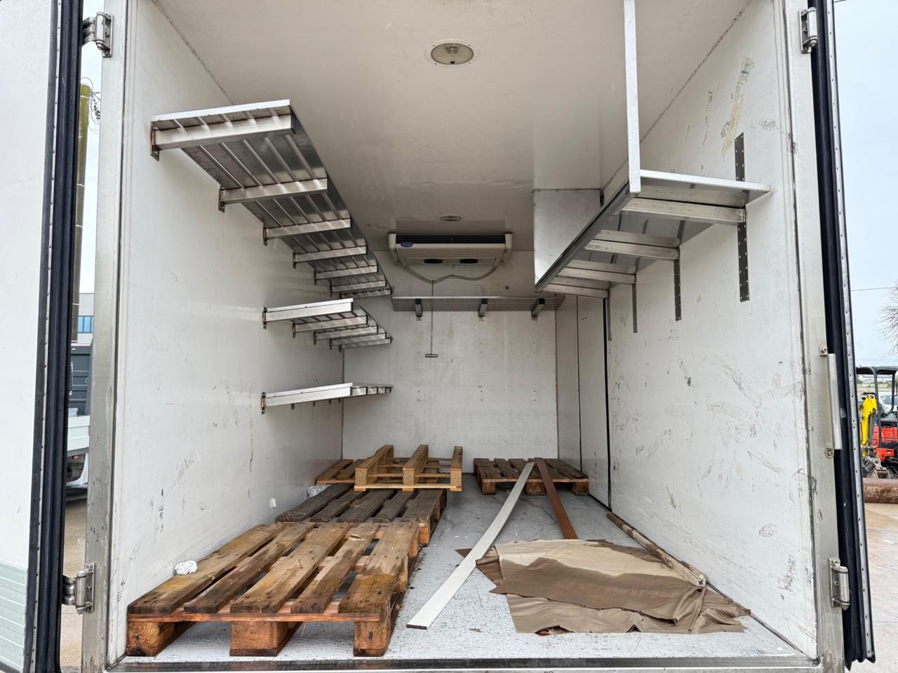 Autocarro IVECO 75E15 ISOTERMICO CON FRIGO