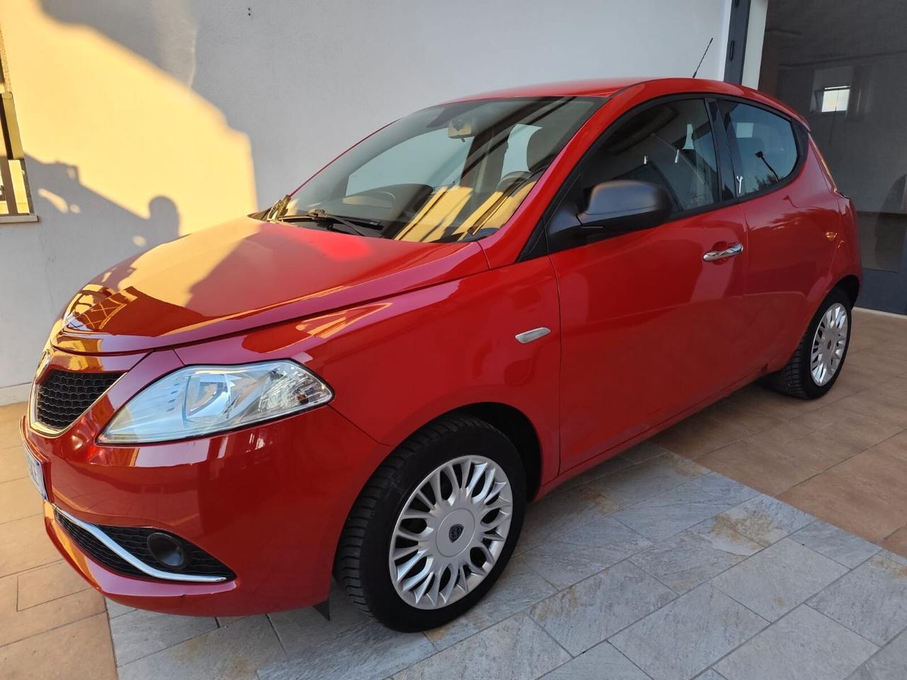 Lancia Ypsilon 1.2 69 CV 5 porte Silver