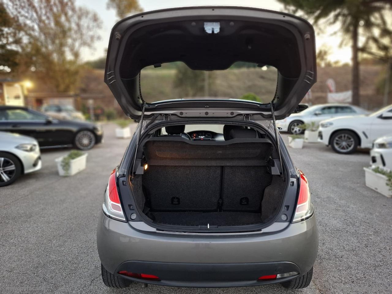 LANCIA Ypsilon 1.0 FireFly 5p.S&S Hybrid Silver