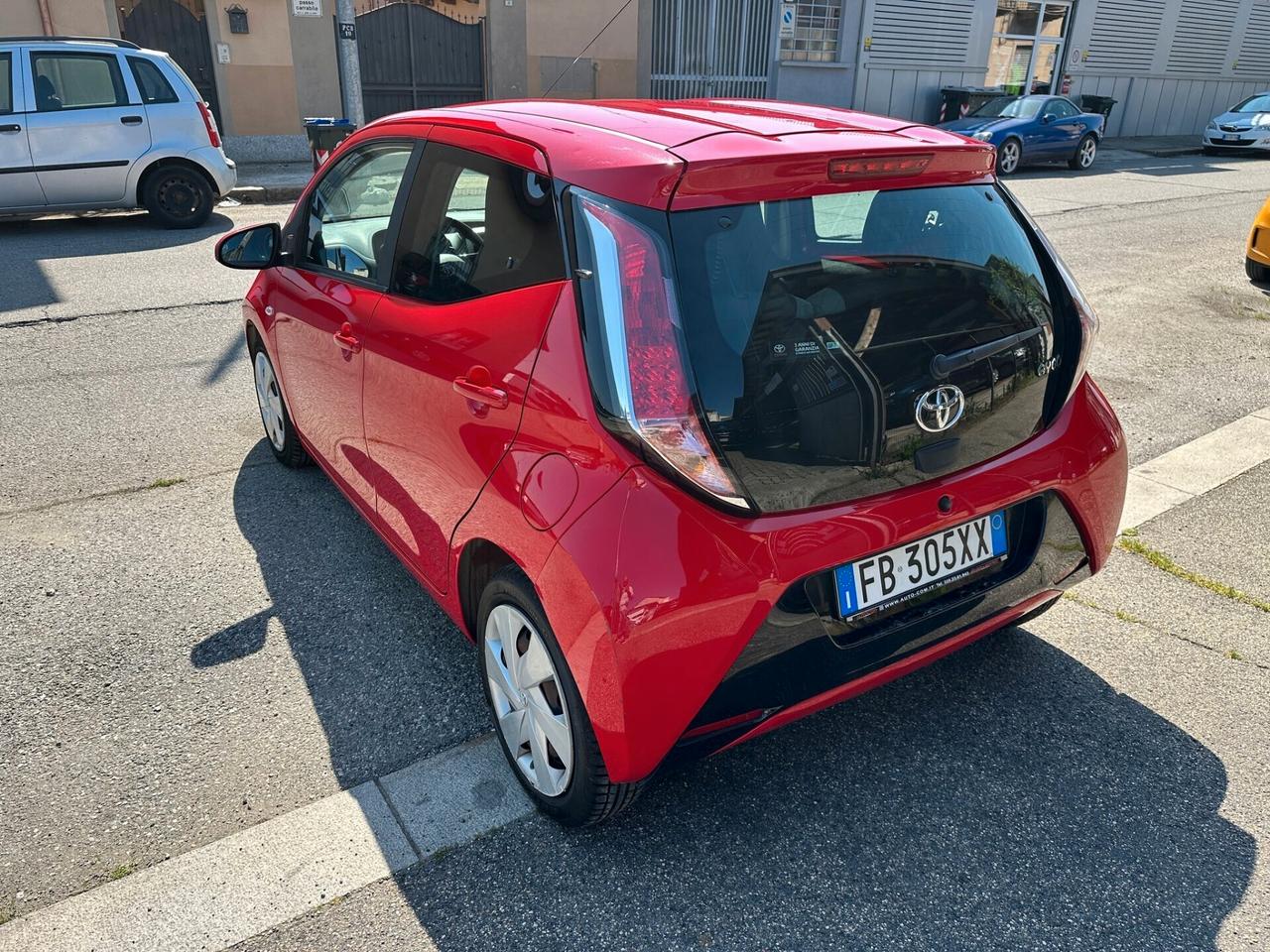 Toyota Aygo 1.0 VVT-i 69 CV 5 porte x-clusiv