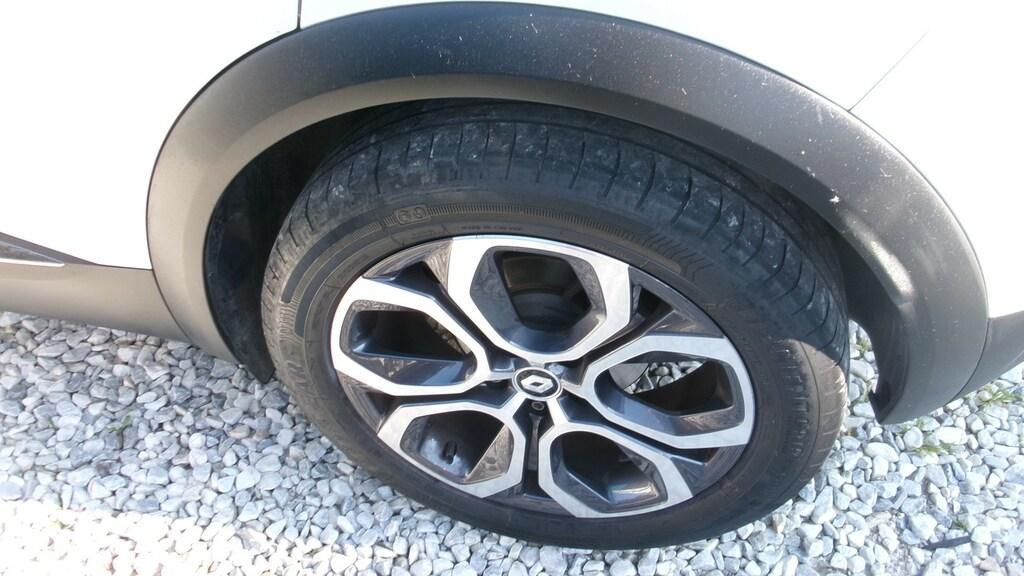 Renault Captur 1.6 Hybrid Techno E-Tech Auto