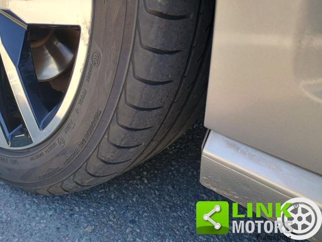 VOLKSWAGEN Golf Business 1.4 TSI 140 CV DSG 5p. Highline BlueMot.