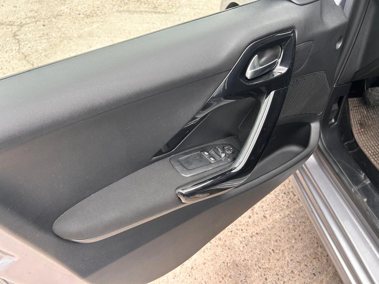 Peugeot 208 PureTech 82 5 porte Active