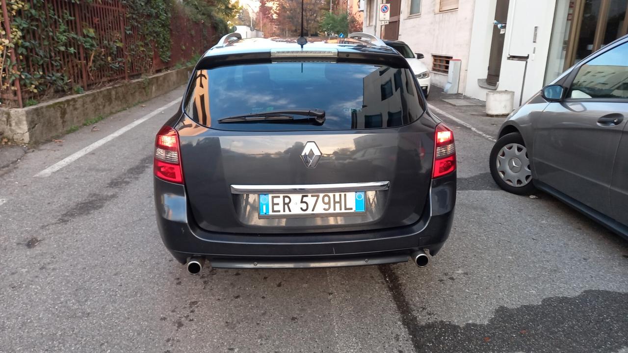 Renault Laguna 2.0 dCi 175CV SporTour Initiale ESM