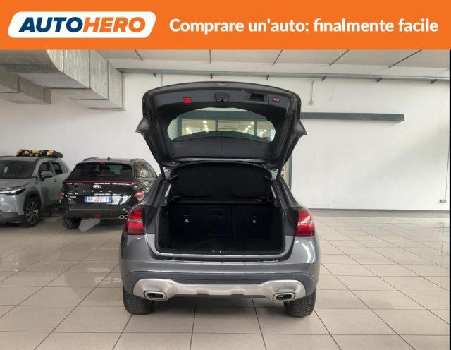 MERCEDES-BENZ GLA 200 Sport