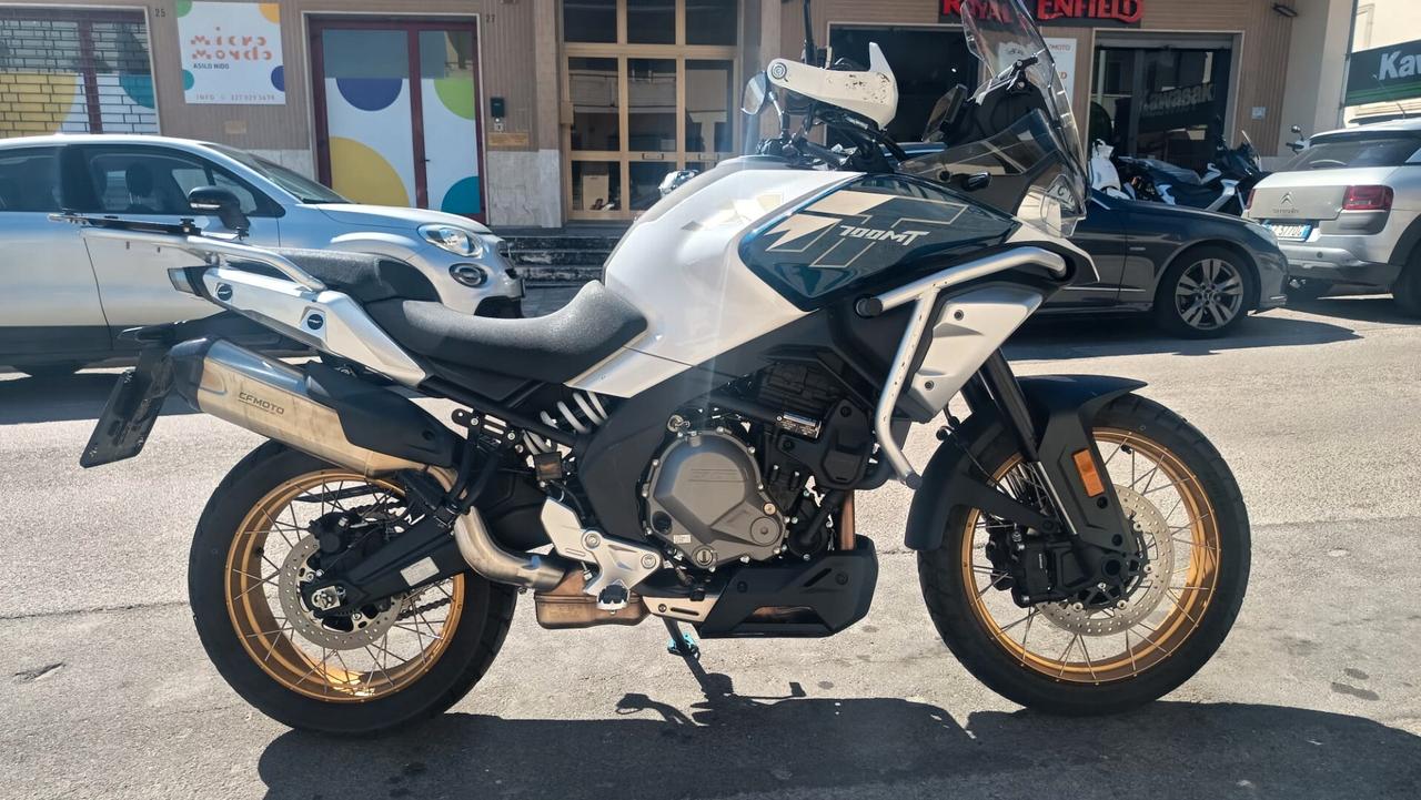 Cf Moto 700MT