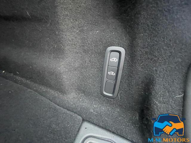 VOLVO XC60 T6 Plug-in hybrid AWD pari al nuovo