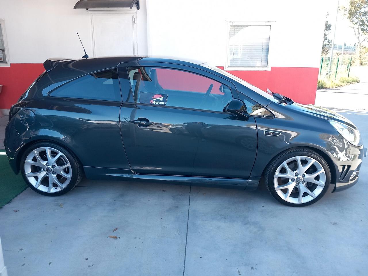 Opel Corsa 1.6 T 192CV 3 porte OPC TENUTA IN AMNIERA MANIACALE PARI AL NUOVO