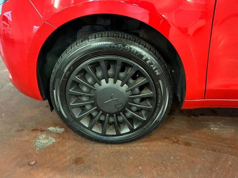 Lancia Ypsilon Ypsilon 1.0 FireFly 5 porte S&S Hybrid Ecochic Silver