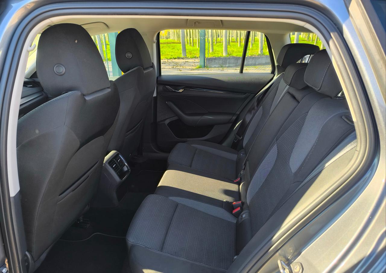 Skoda Octavia 1.0 e-TEC DSG Wagon Executive