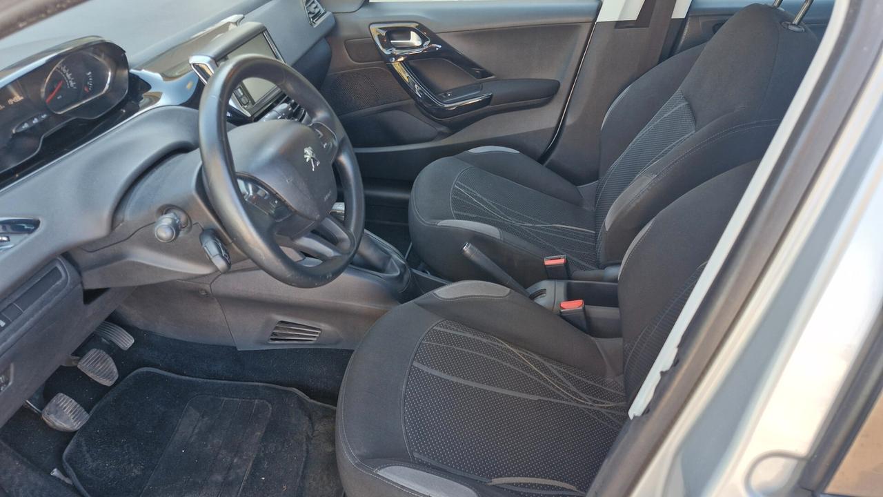 Peugeot 208 1.4 HDi 68 CV 5 porte Allure