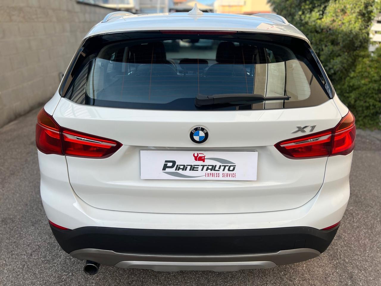 Bmw X1 sdrive18d xLine AUTOM. NAVI/PELLE/PDC/LED