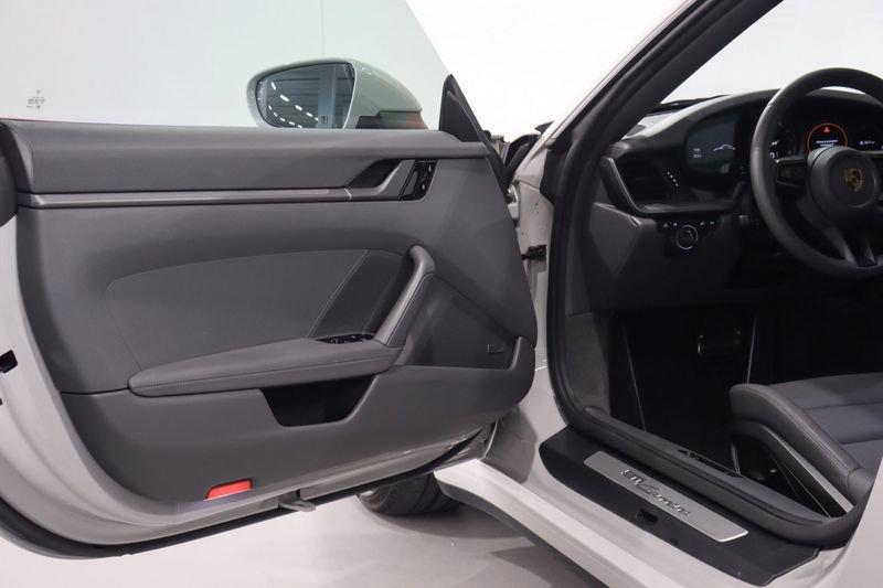 Porsche 911 992 Carrera