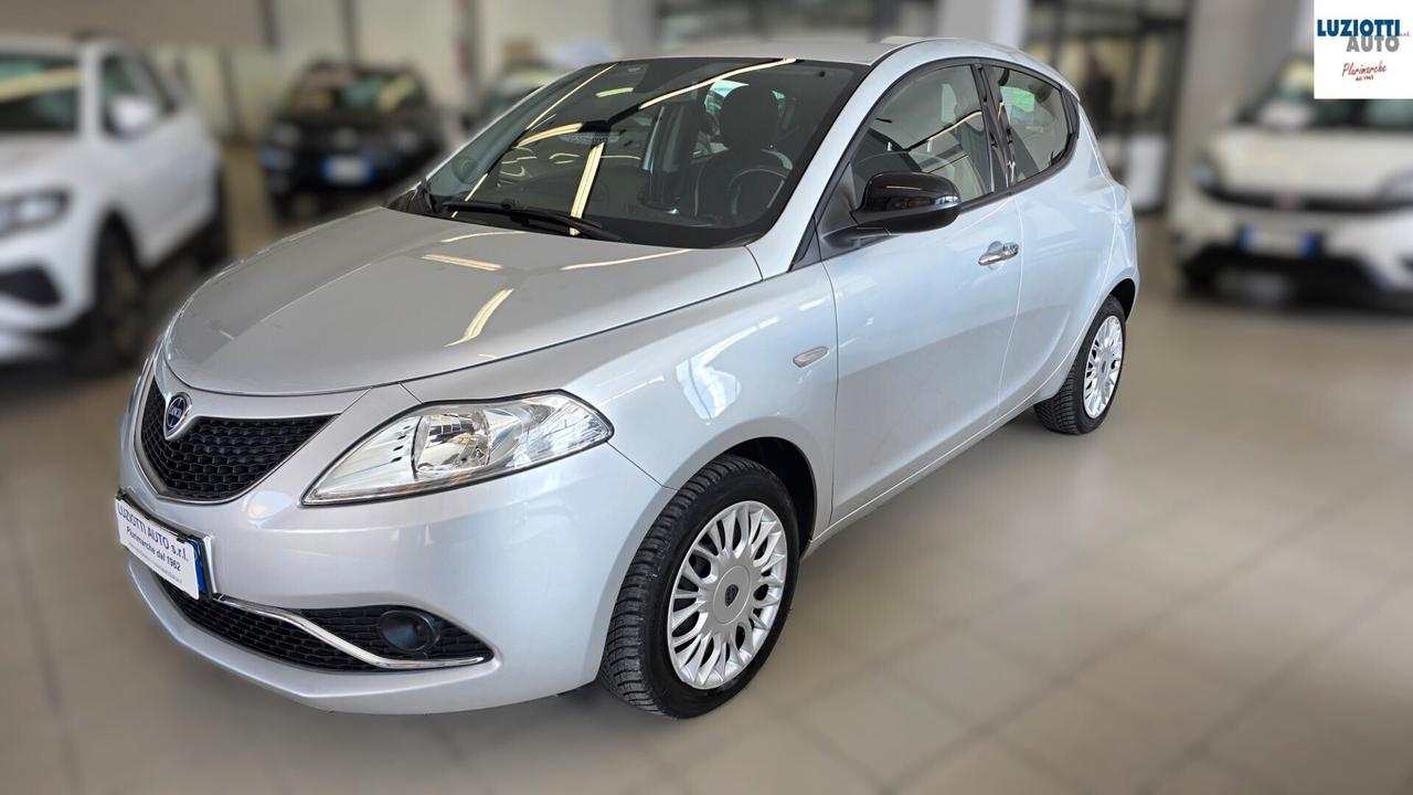 Lancia Ypsilon 1.2 69 CV 5 porte Gold
