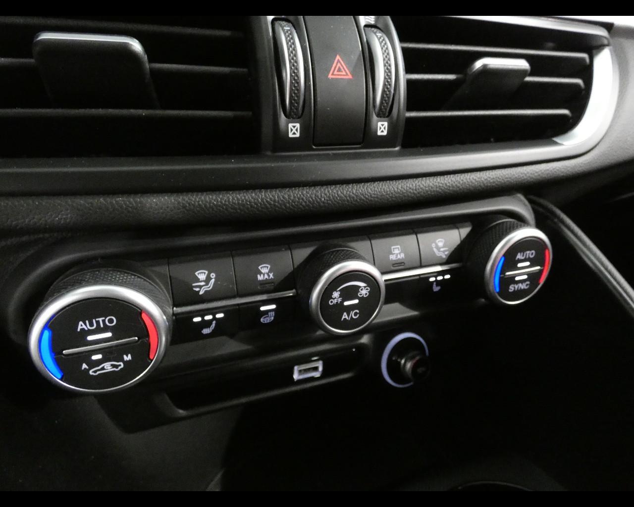 ALFA ROMEO Giulia (2016) - Giulia 2.2 Turbodiesel 210 CV AT8 AWD Q4 Veloce