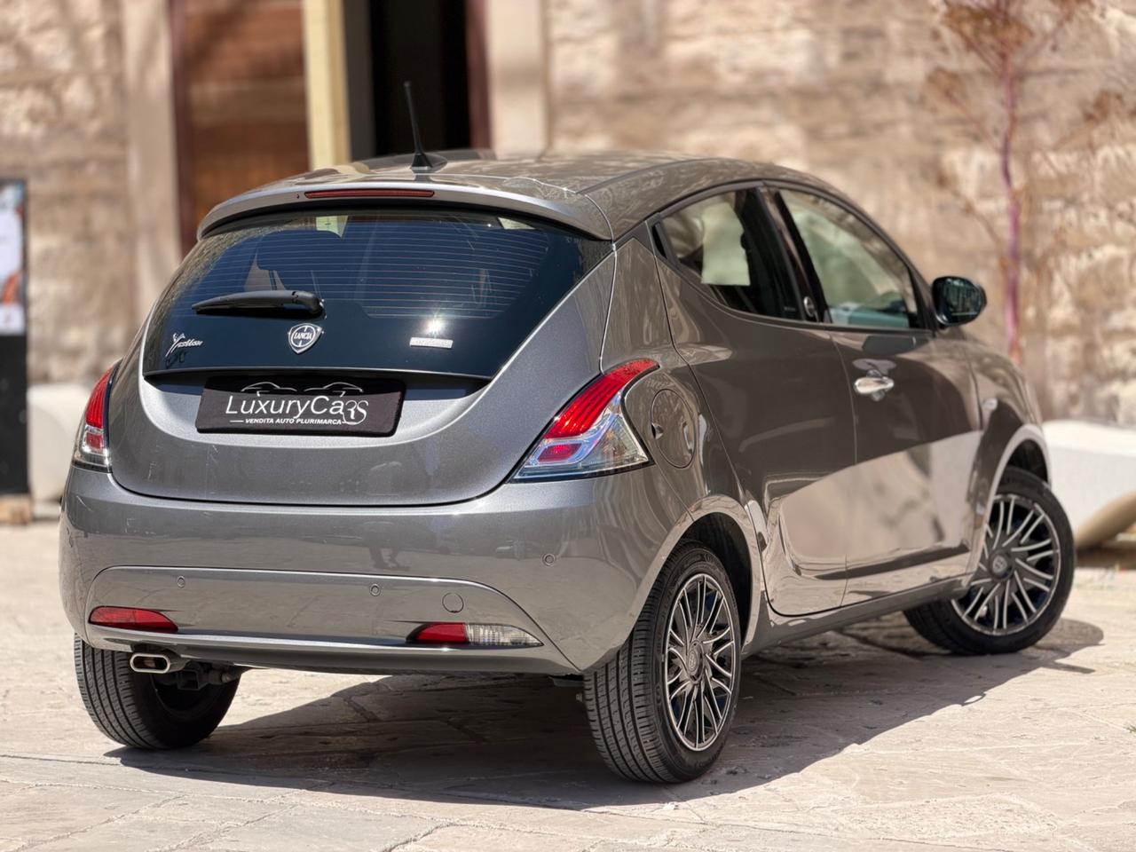 Lancia Ypsilon 1.0 FireFly 5 porte S&S Hybrid Ecochic Gold