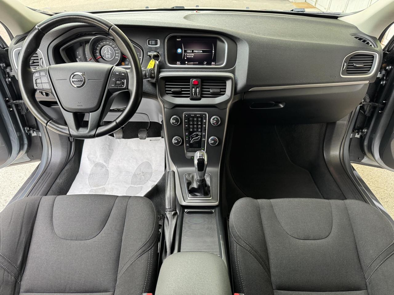 Volvo V40 2.0 d2 MOMENTUM BUSINESS GARANZIA 24MESI