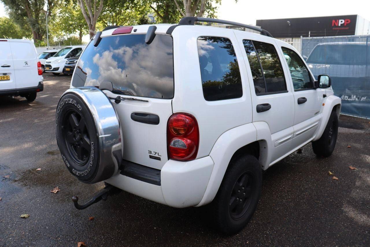 Jeep Liberty 3.7 V6 4X4 automatico 212cv