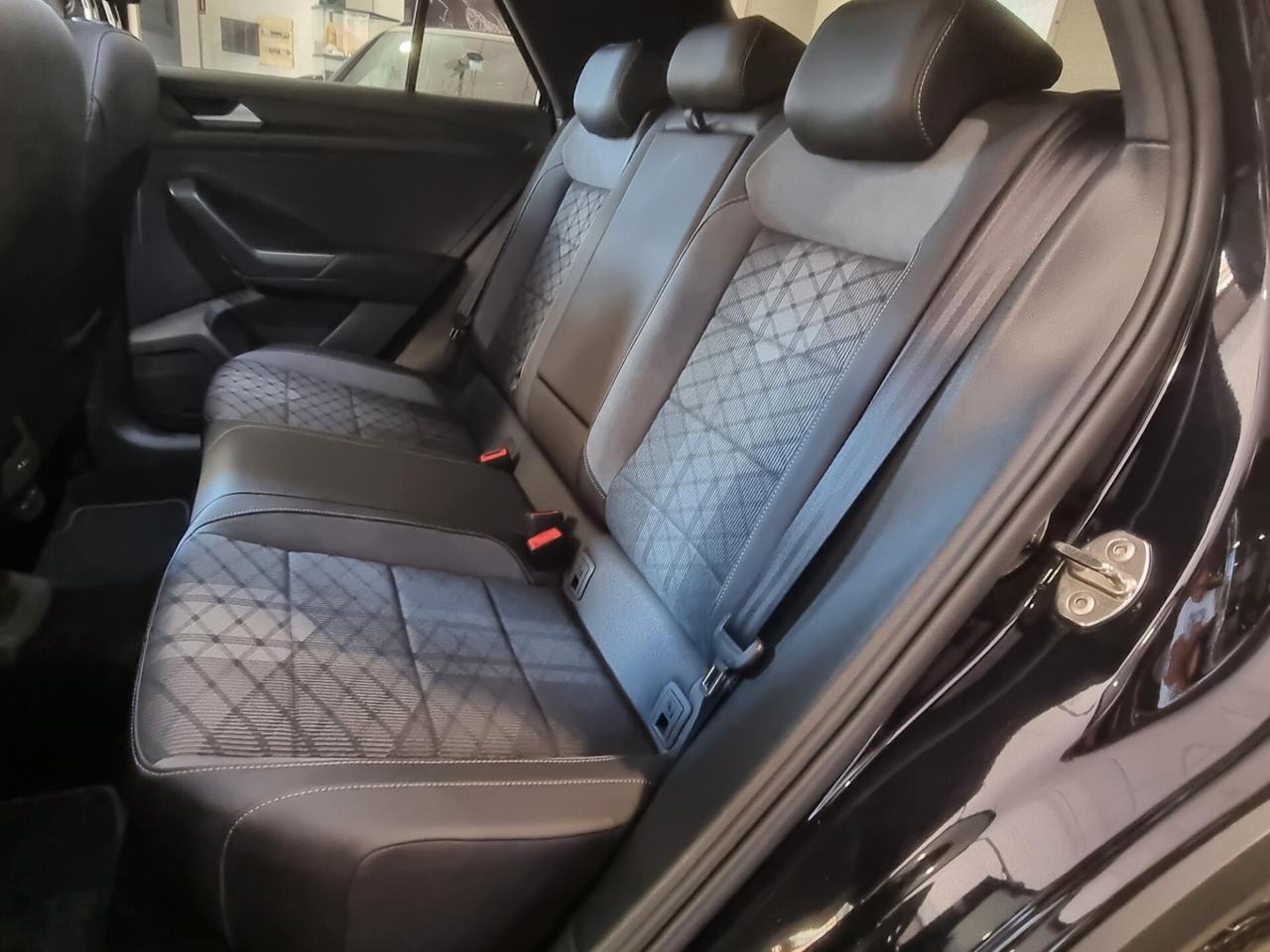 Volkswagen T-Roc 2.0 TDI SCR R-Line GARANZIA UFFICIALE VW FINO AL 2028 o 80000 KM