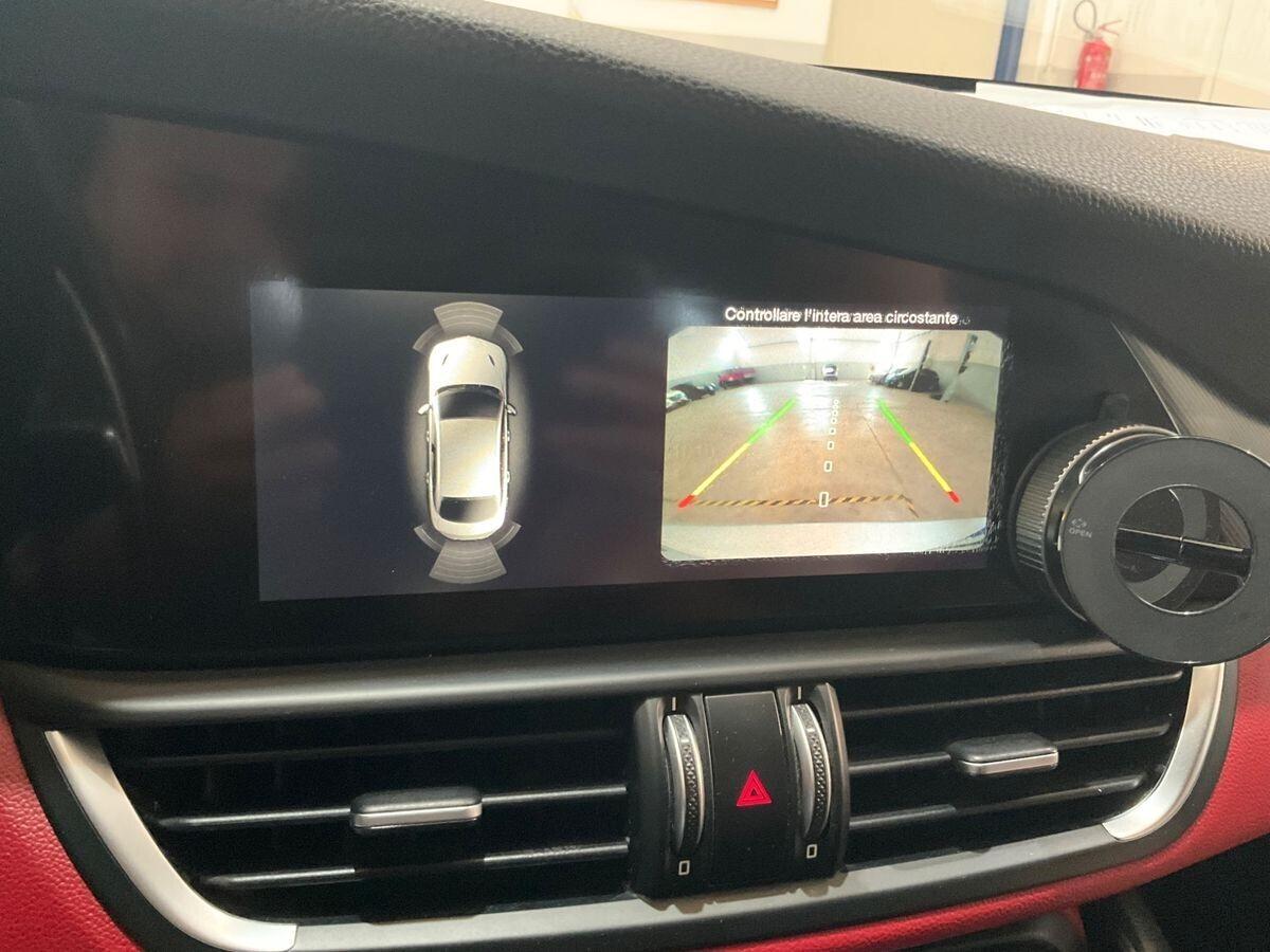 Alfa Romeo Giulia 2.2 Turbodiesel 210 CV AT8 AWD Q4 Veloce